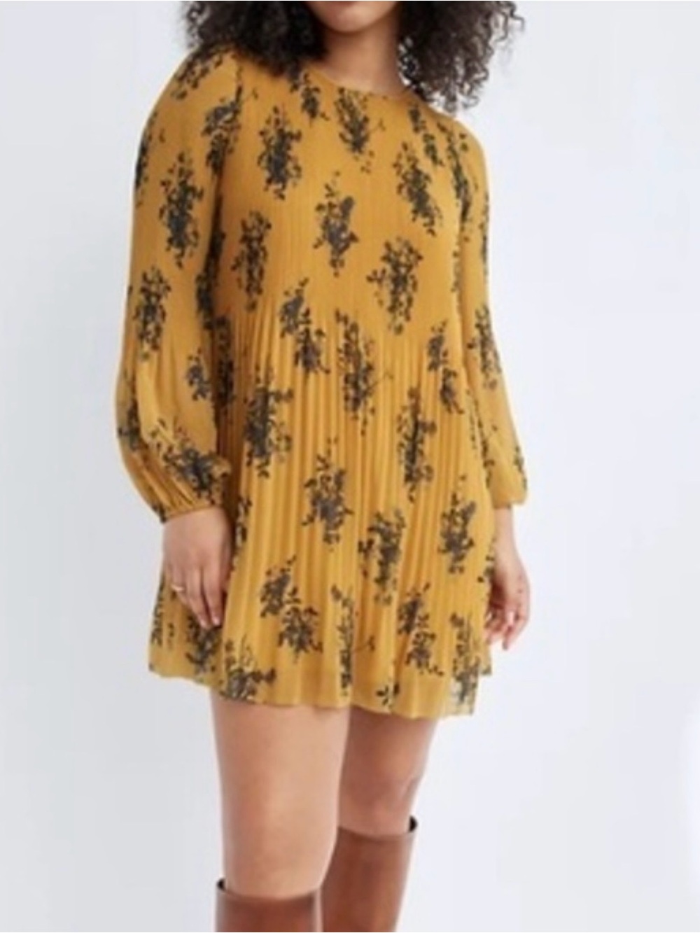 Aritzia Wilfred Daydream Pleated Floral Dress